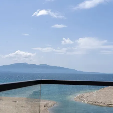 Horizon - Beachfront *